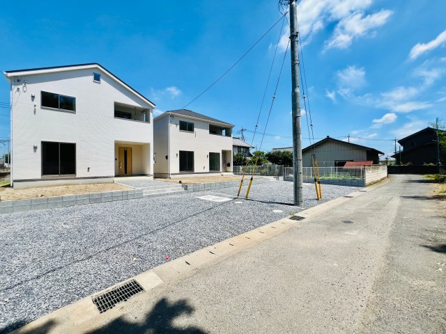 前橋市女屋町の前面道路含む現地写真|車の通りも少なく駐車も楽々♪