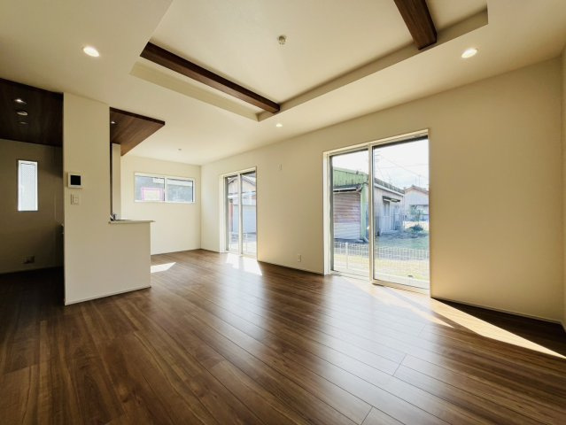 知多市八幡荒井1番1『仲介手数料無料』新築戸建ての居間・リビング