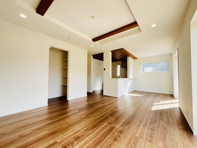 知多市八幡荒井1番1『仲介手数料無料』新築戸建ての居間・リビング