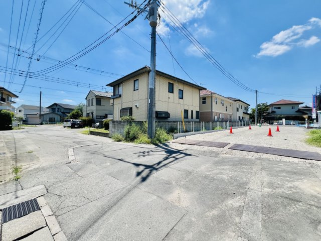 前橋市下細井町の前面道路含む現地写真|閑静な住宅地◎
