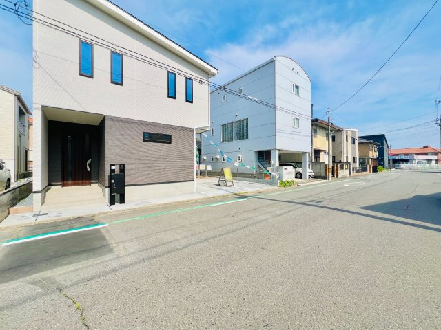 前橋市六供町の前面道路含む現地写真|暮らしやすい住環境♪