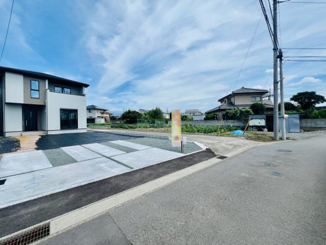 前橋市駒形町の前面道路含む現地写真|閑静な住宅街で車の出入りも安心♪