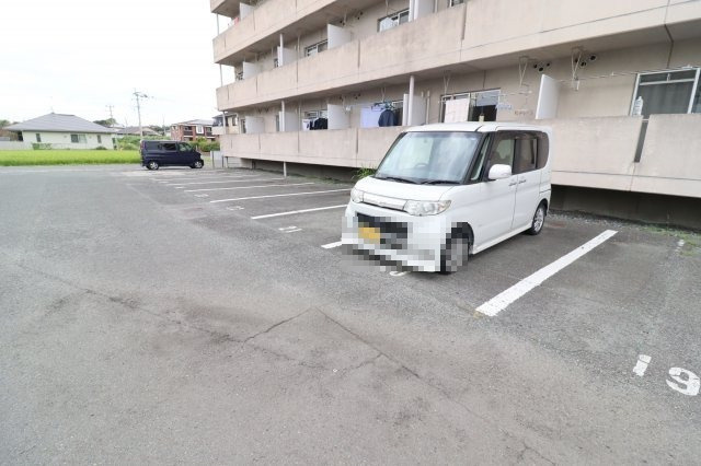 パークリバイエラの駐車場