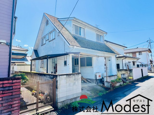 前橋市龍蔵寺町中古住宅の外観|年中無休で平日の仕事終わり夜２０時まで受付可能です。
事前のご予約がオススメです。お気軽にお問い合わせください。