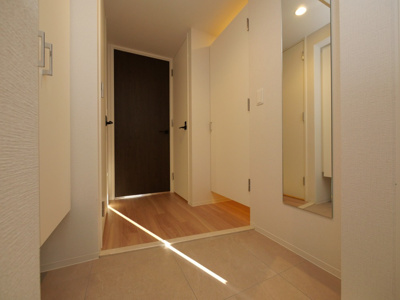 【玄関】 | コンフォリア・リヴ大阪本町 | きれいな玄関です