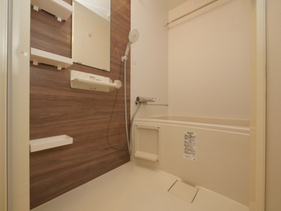 【浴室】 | コンフォリア・リヴ大阪本町 | ゆったり過ごせるお風呂です