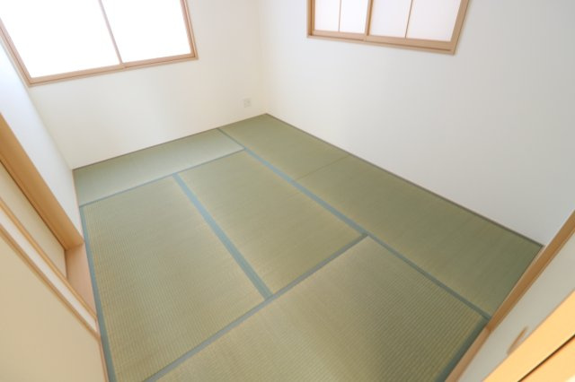 【和室】 | 富士見市羽沢1丁目　新築一戸建住宅　全3棟　(ふじみ野店) | LDK横の和室です♪