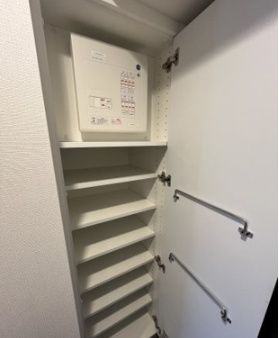 【玄関】クレヴィスタ横浜関内