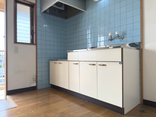 コスモスメゾンII｜インターネットが無料で使える賃貸物件のキッチン