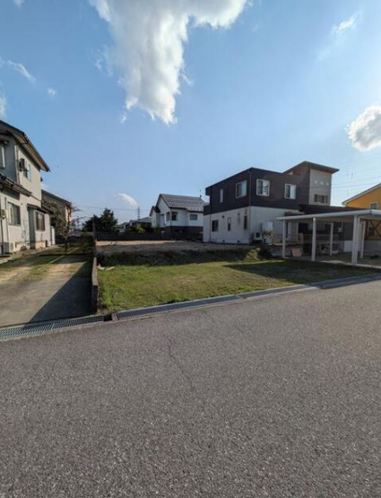 【前面道路含む現地写真】 | 鯖江市東鯖江2丁目　土地