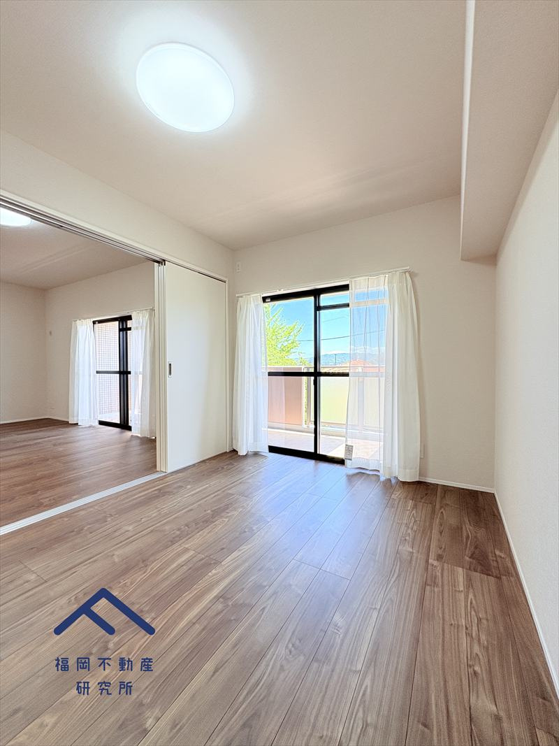 レークサイド野多目の洋室