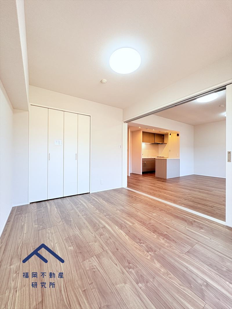 レークサイド野多目の洋室