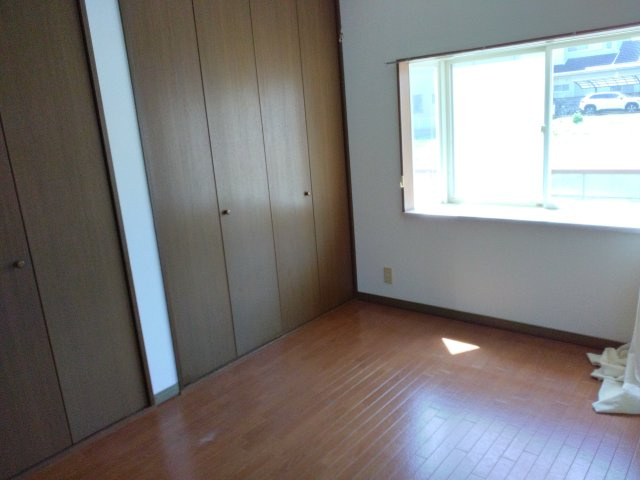 ランブル天 パート2の洋室|東側洋室