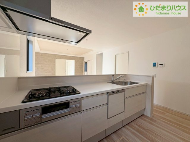 ひたちなか市津田4期　新築戸建のキッチン|3口コンロでお料理する時間も短くなりそうですね(*‘∀‘)