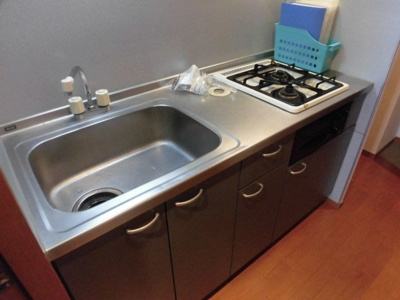 【キッチン】 | ハイネスコート | グリル付きシステムキッチン。