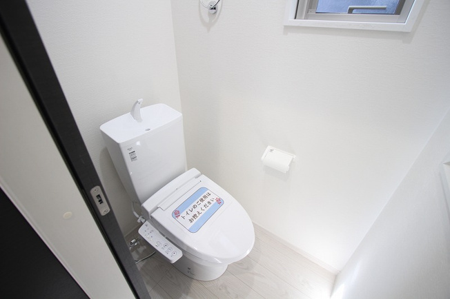 【トイレ】 | 朝霞市本町１丁目　新築一戸建住宅　全１棟（朝霞店） | 2025年11月9日撮影