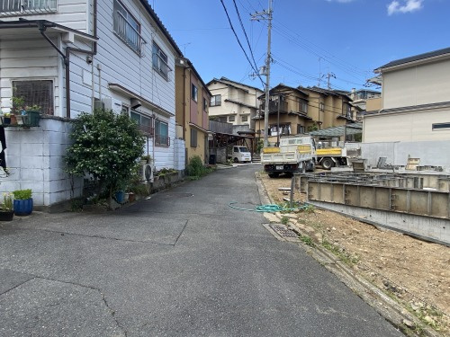 大宮一ノ井町 新築戸建(1号地)の前面道路含む現地写真