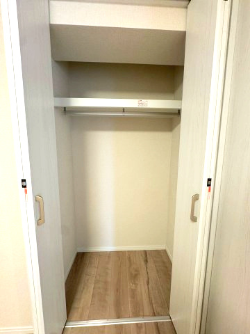 相模大野ハイライズの収納|クローゼット
十分な広さのクローゼットです。
洋服など収納することができ部屋をすっきり保つことができそうです！
