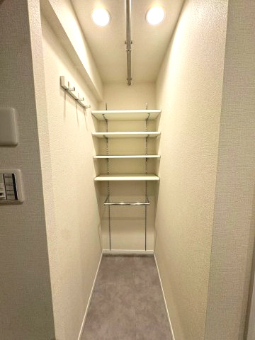 相模大野ハイライズの玄関|シューズインクローク