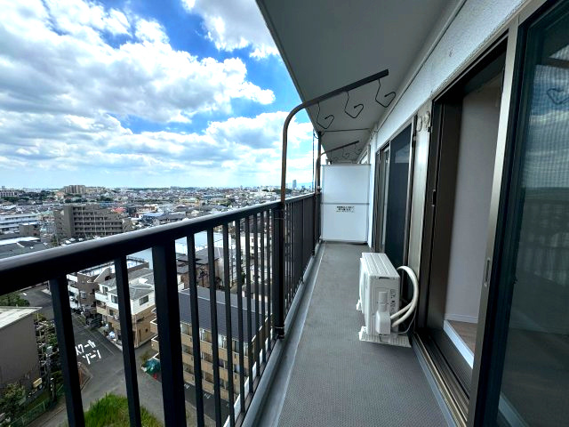 相模大野ハイライズのバルコニー|バルコニー(6.96㎡)
広々したバルコニーで眺望も良好です！
洗濯を干すスペースも十分にあり通風も良好です！