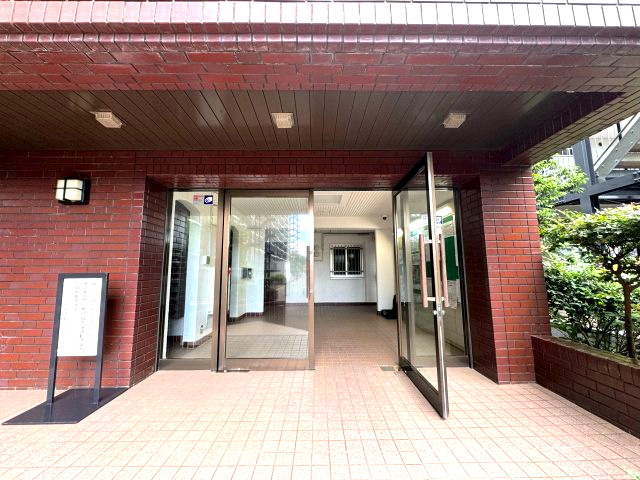 相模大野ハイライズのエントランス|エントランス
落ち着いた印象のエントランスです。