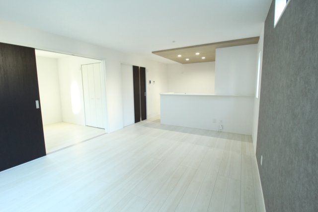 介良乙　新築戸建　3号棟（全4区画）【内覧可能】の居間・リビング|ＬＤＫ　16.0帖