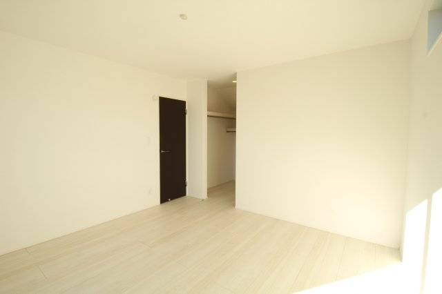 介良乙　新築戸建　3号棟（全4区画）【内覧可能】の洋室|2Ｆ　東の部屋　8.0帖