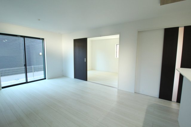 介良乙　新築戸建　3号棟（全4区画）【内覧可能】の居間・リビング|ＬＤＫ　16.0帖