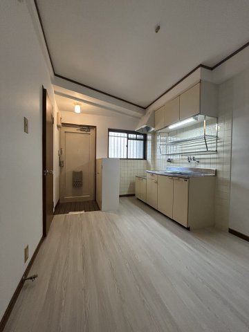 大阪市淀川区三津屋北２丁目の賃貸マンションの居間・リビング