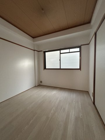 大阪市淀川区三津屋北２丁目の賃貸マンションの洋室