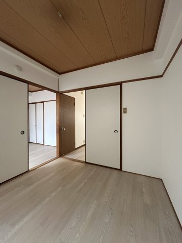 大阪市淀川区三津屋北２丁目の賃貸マンションの洋室