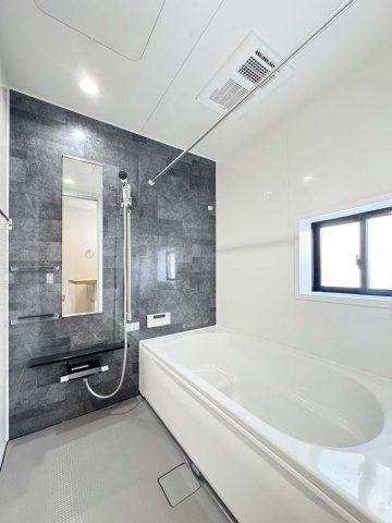 耐震+高性能＋高デザインをローコストで！：中島 限定1棟の浴室|バスルーム　
雨の日のお洗濯にも大活躍な浴室乾燥機付！