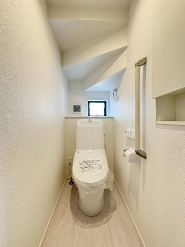 1階、2階に温水洗浄暖房便座