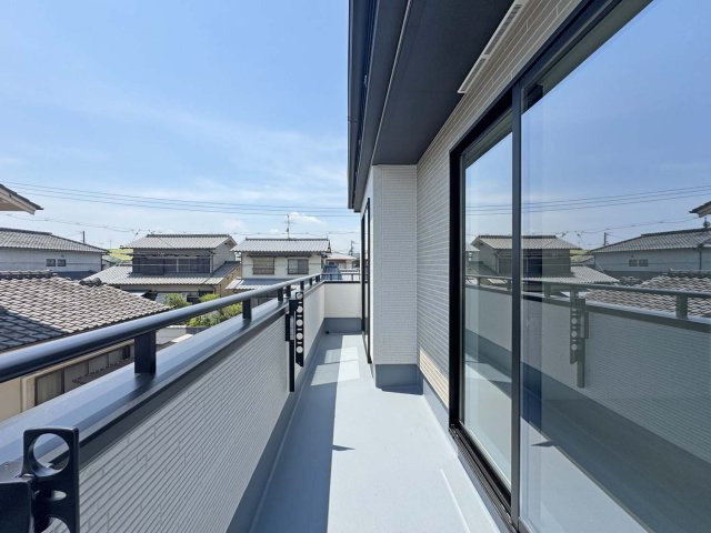 雨の日も安心！インナーバルコニー！
物干しだけでなく趣味など用途いろいろ