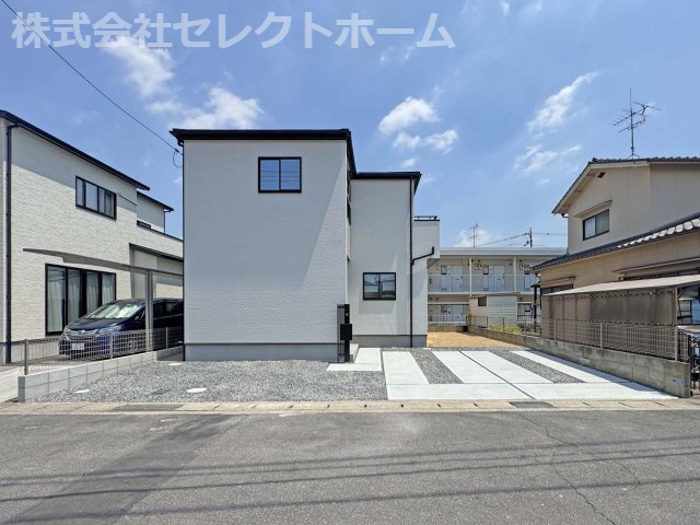 耐震+高性能＋高デザインをローコストで！：中島 限定1棟の前面道路含む現地写真|★先着順販売受付開始！ 
耐震+高性能＋高デザインをローコストで！：中島 限定1棟
◎断熱等級5取得ZEH水準仕様
◎長期優良住宅
◎ニシナ西阿知店徒歩5分
◎球場前駅徒歩17分
◎駐車3台可