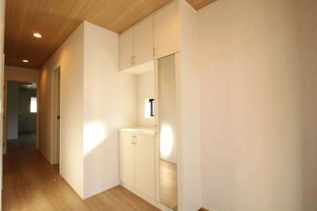 介良乙　新築戸建　2号棟（全4区画）【内覧可能】の収納|玄関収納