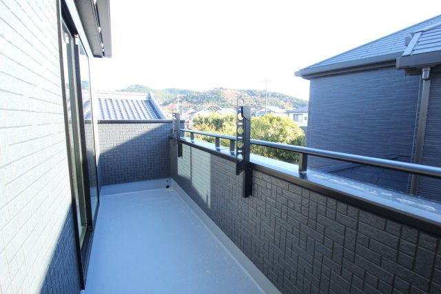 介良乙　新築戸建　2号棟（全4区画）【内覧可能】のバルコニー|2Ｆ　南東部屋　8.0帖