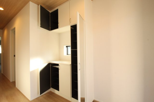介良乙　新築戸建　2号棟（全4区画）【内覧可能】の収納|玄関収納