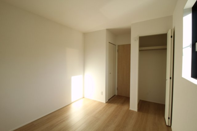 介良乙　新築戸建　2号棟（全4区画）【内覧可能】の洋室|2Ｆ　西の部屋　5.75帖