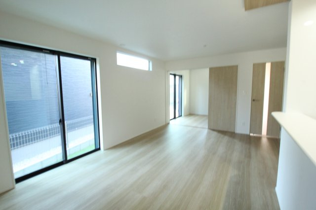 介良乙　新築戸建　2号棟（全4区画）【内覧可能】の居間・リビング|ＬＤＫ　17.0帖