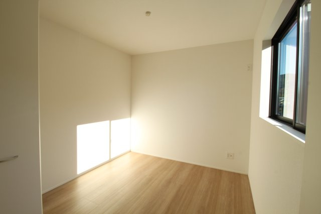 介良乙　新築戸建　2号棟（全4区画）【内覧可能】の洋室|2Ｆ　南西の部屋　5.25帖
