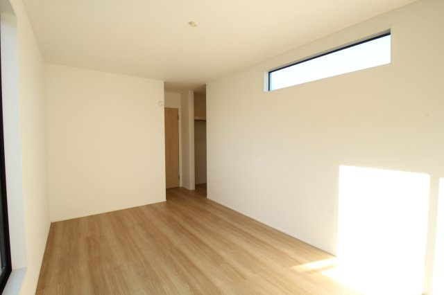 介良乙　新築戸建　2号棟（全4区画）【内覧可能】の洋室|2Ｆ　南東部屋　8.0帖