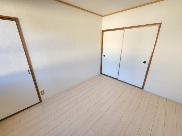 サンコート飛鳥の洋室