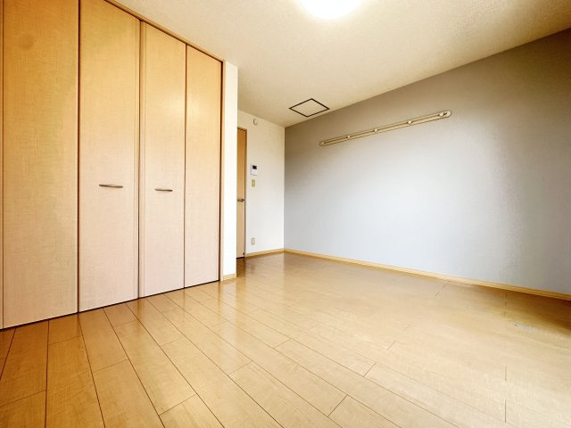 川崎市麻生区王禅寺西３丁目のアパートの寝室