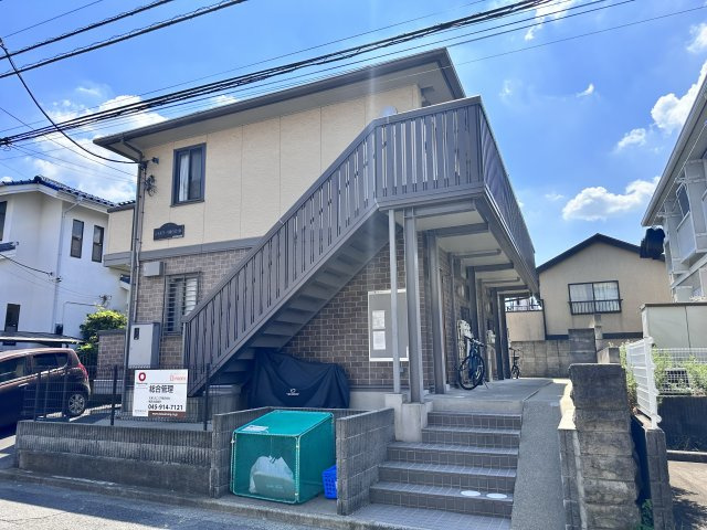 川崎市麻生区王禅寺西３丁目のアパートの外観