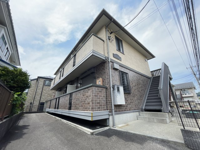 川崎市麻生区王禅寺西３丁目のアパートの外観