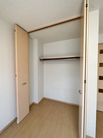 川崎市麻生区王禅寺西３丁目のアパートの収納