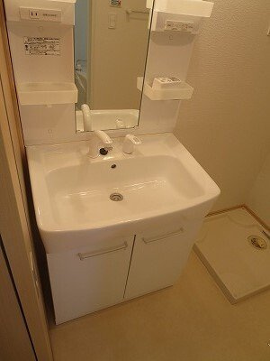 【洗面所】 | メール・ヴィラ | ゆったりとスペースのある洗面所