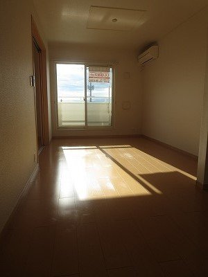 【居間・リビング】 | メール・ヴィラ | 使いやすい居間です