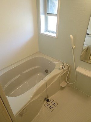 【浴室】 | メール・ヴィラ | ゆったり過ごせるお風呂です